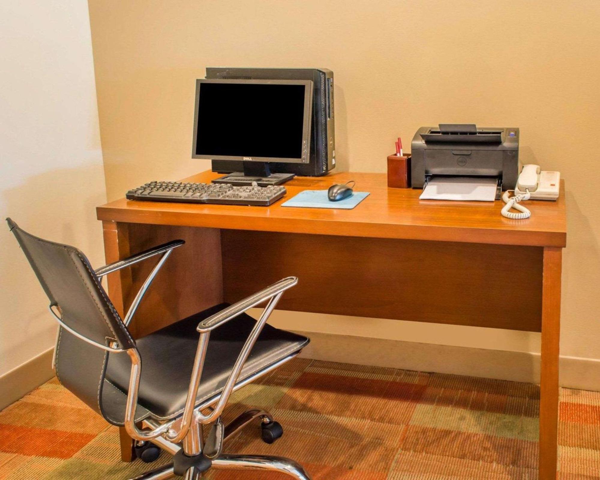 Quality Suites Waldorf Luaran gambar