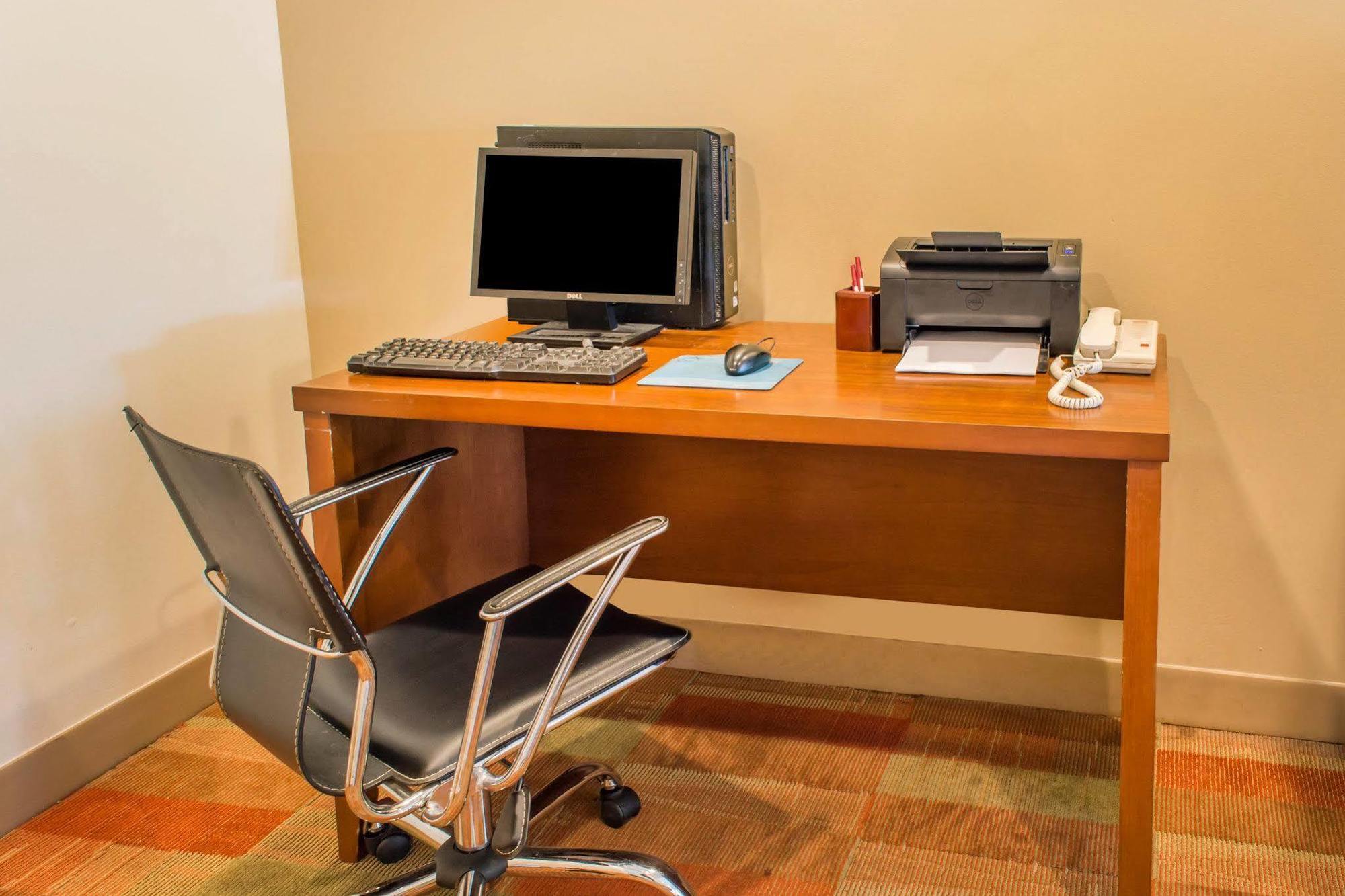 Quality Suites Waldorf Luaran gambar